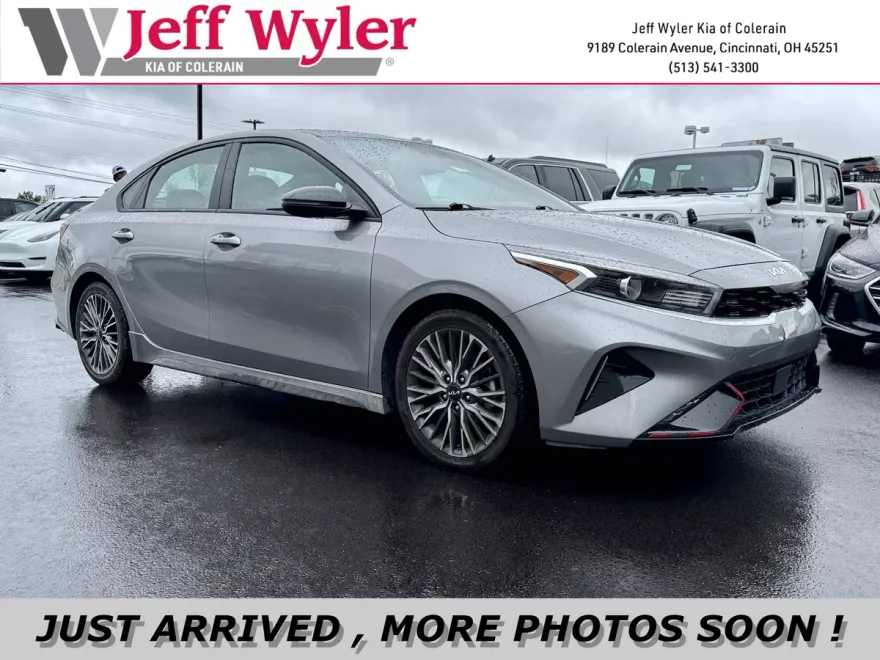 2023 Kia Forte GT-Line photo 1
