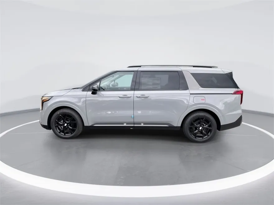 2026 Kia Carnival SX photo 1