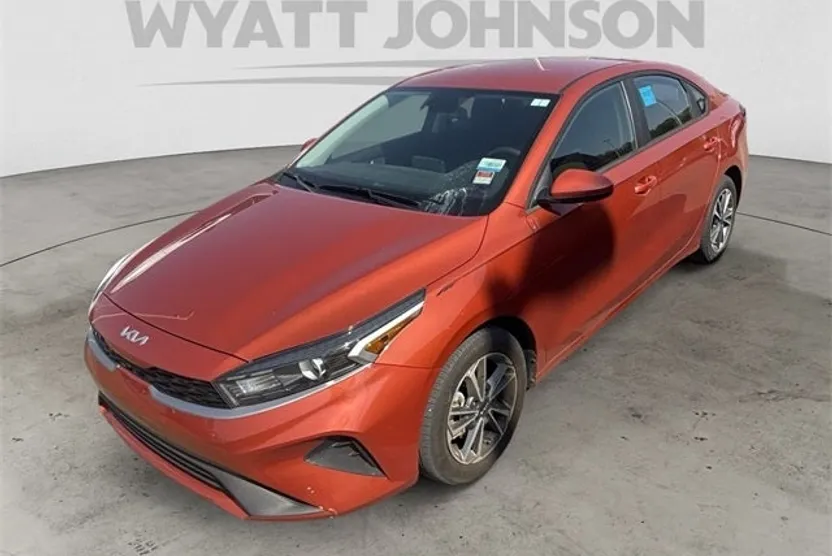 2024 Kia Forte LXS photo 1