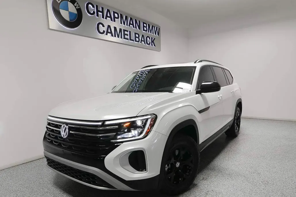 2024 Volkswagen Atlas Peak Edition SEL photo 1