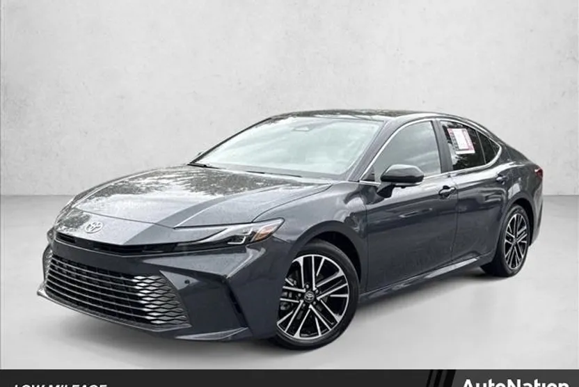 2025 Toyota Camry XLE photo 1