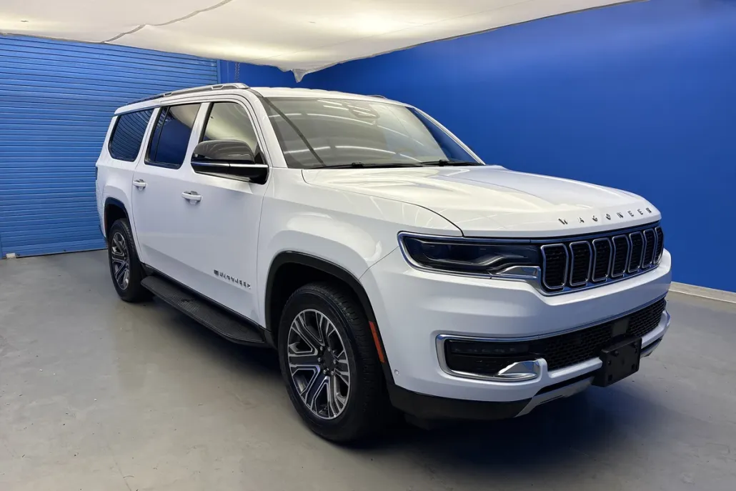 2024 Jeep Wagoneer L Series II photo 1