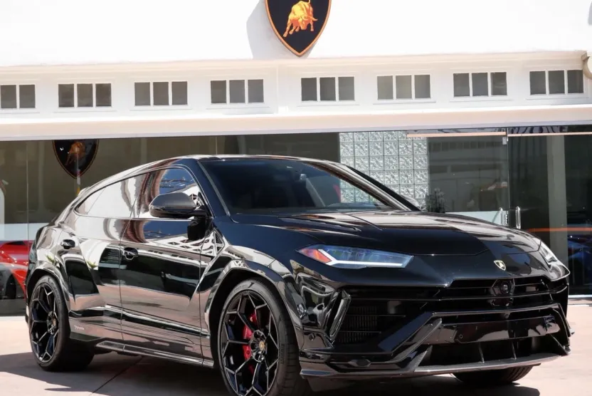 2024 Lamborghini Urus Performante photo 1