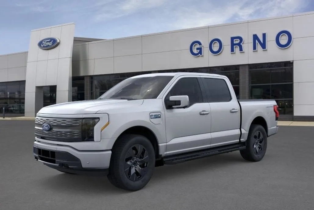 2025 Ford F-150 Lightning Lariat photo 1