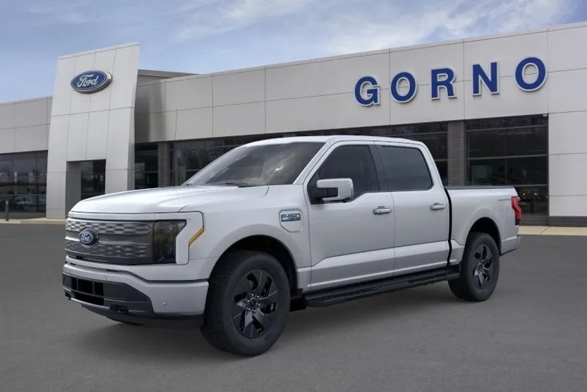 2025 Ford F-150 Lightning Lariat photo 1