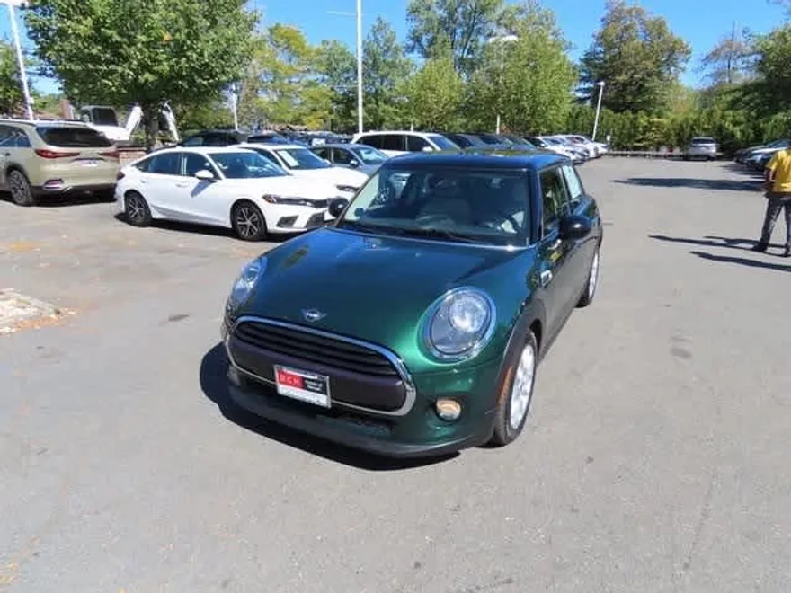 2019 Mini Cooper 4 Door Hardtop photo 1