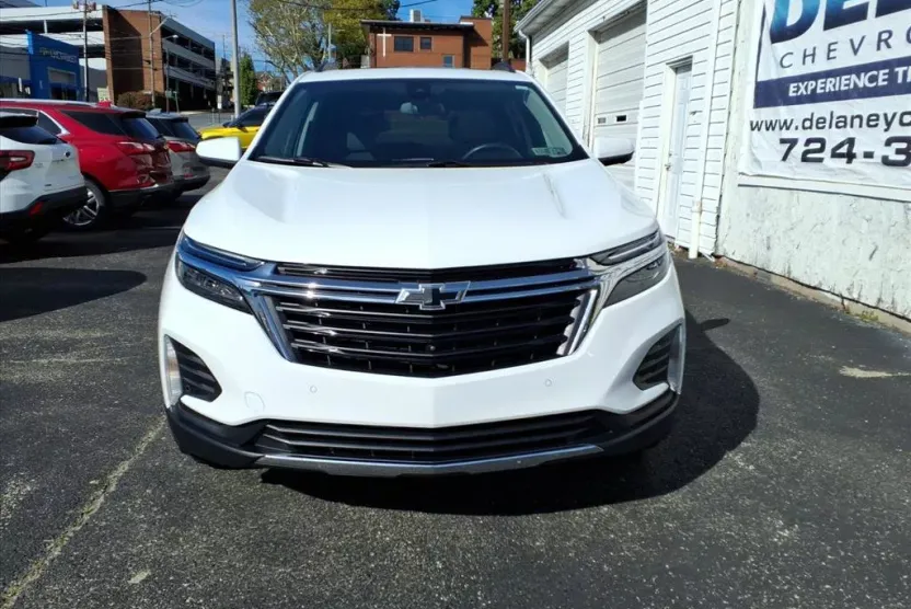 2024 Chevrolet Equinox LT photo 1