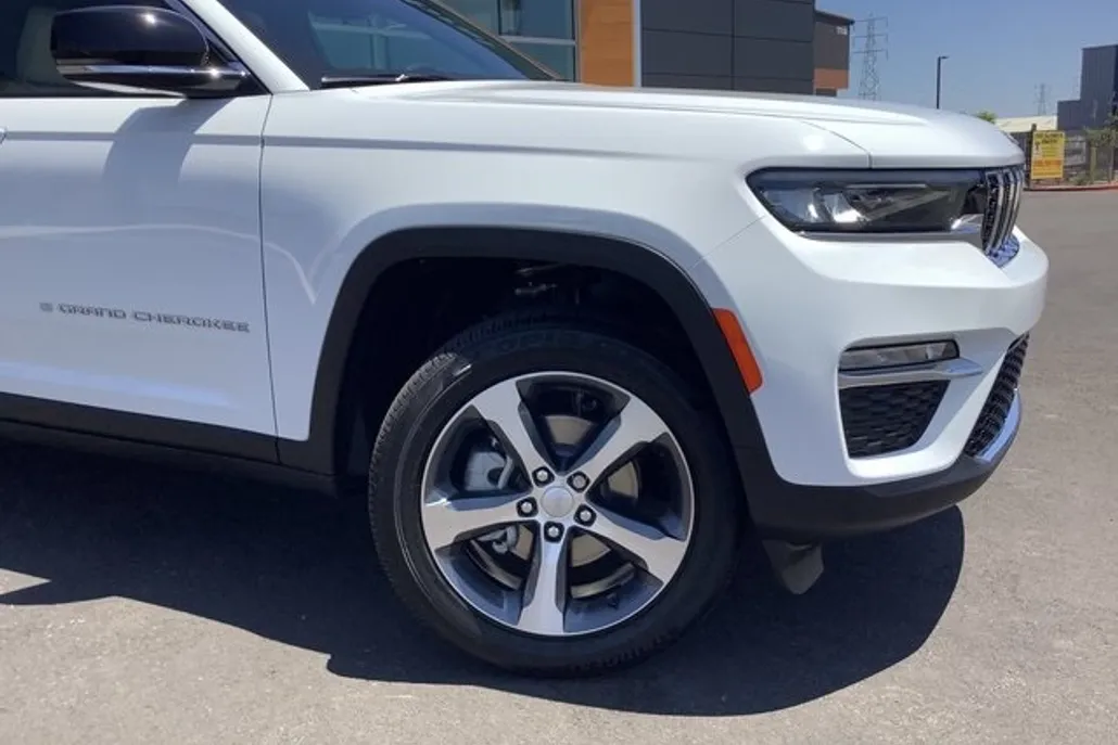 2025 Jeep Grand Cherokee Limited photo 1