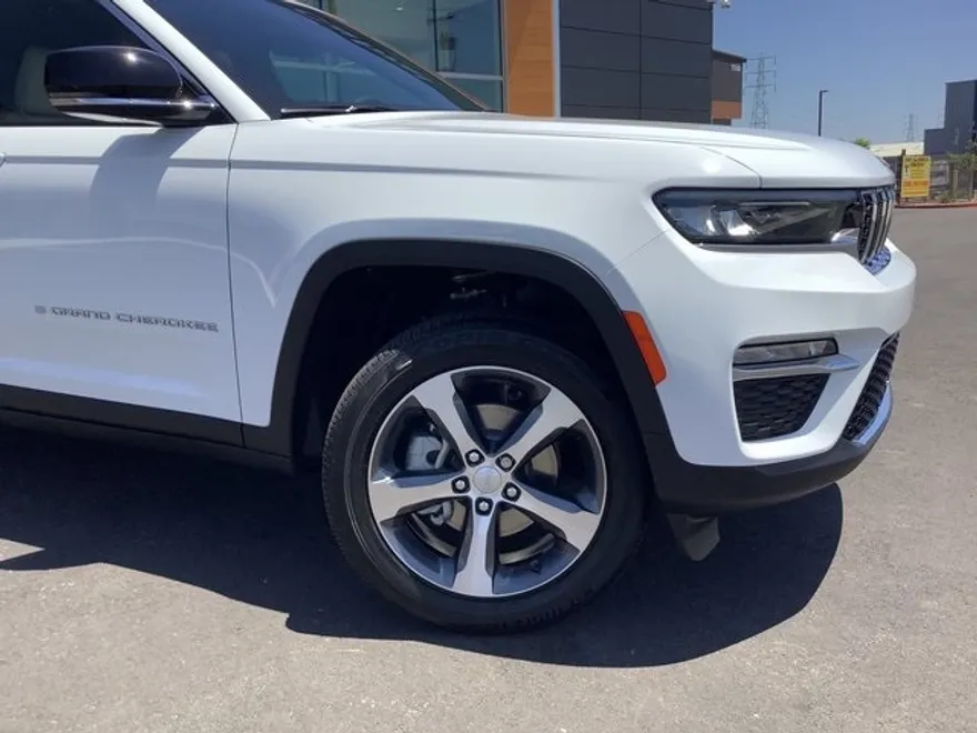 2025 Jeep Grand Cherokee Limited photo 1