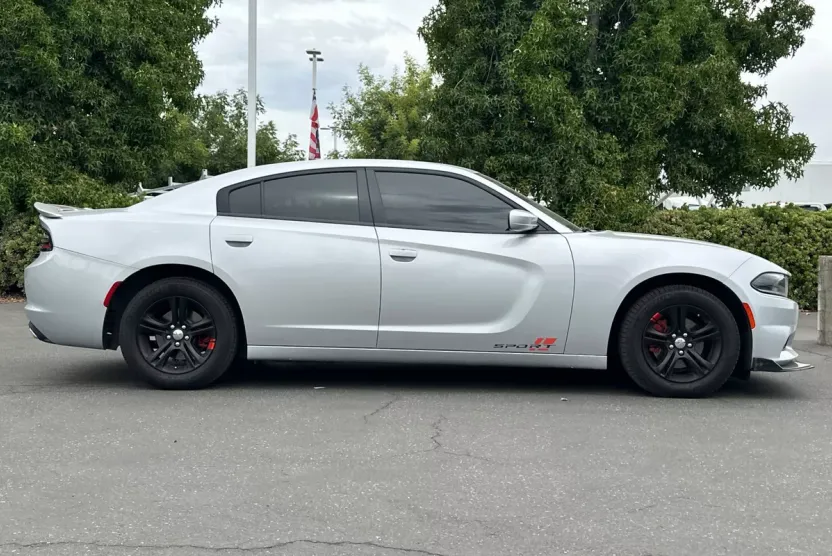2022 Dodge Charger SXT photo 1