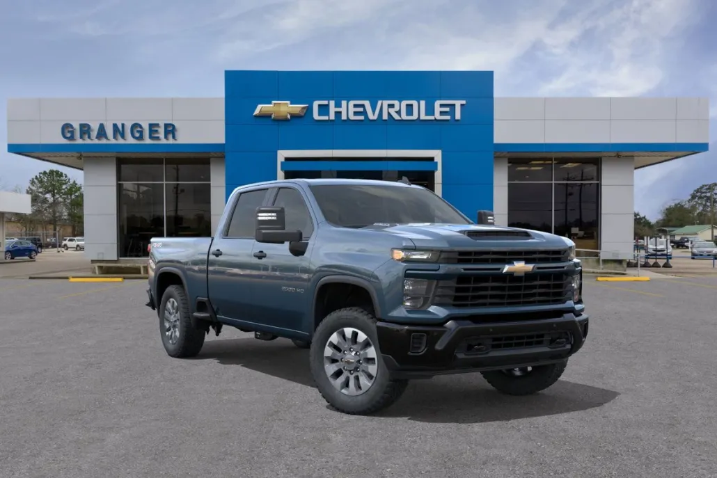 2026 Chevrolet Silverado 2500HD Custom photo 1