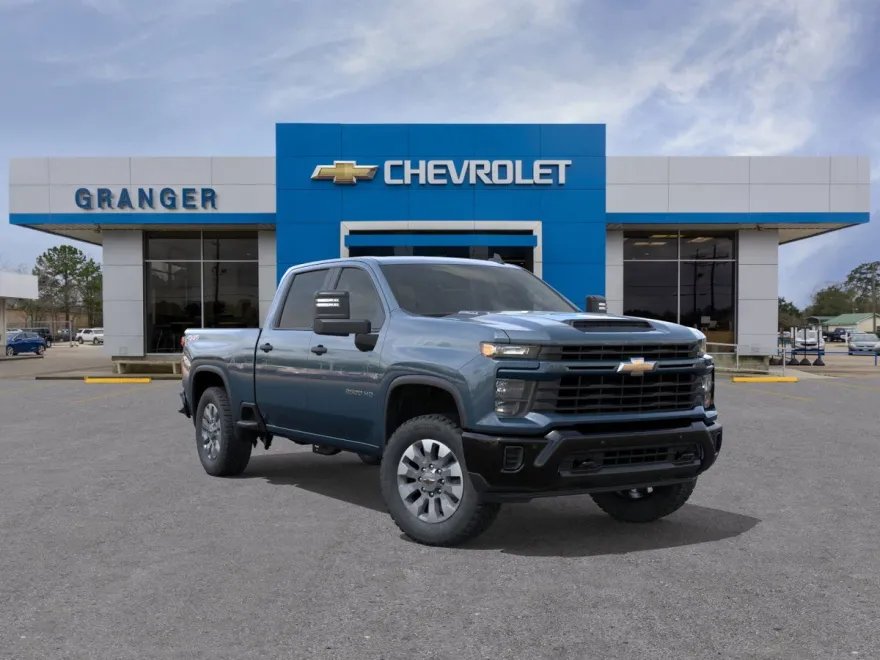 2026 Chevrolet Silverado 2500HD Custom photo 1
