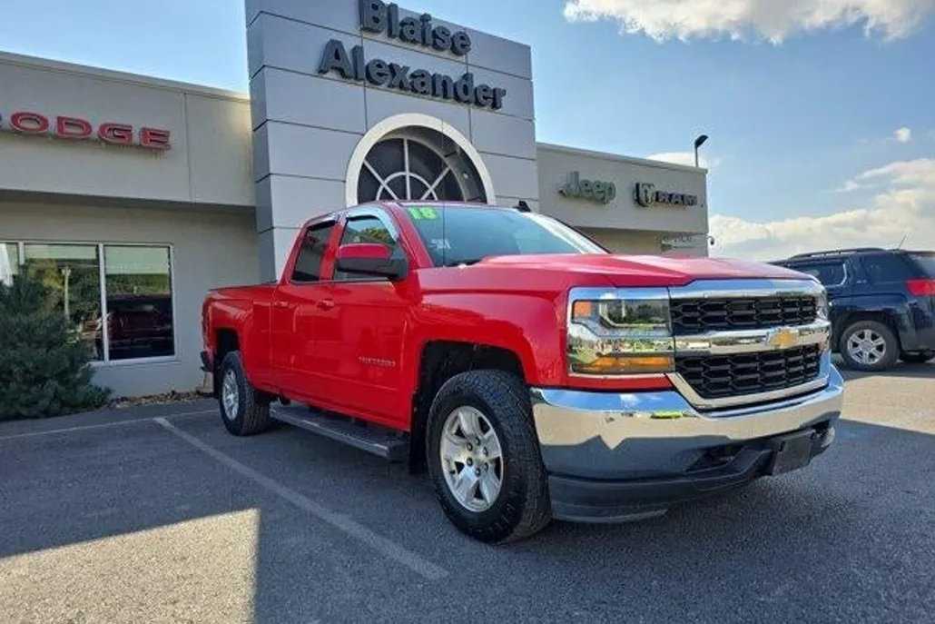 2018 Chevrolet Silverado 1500 LT photo 1