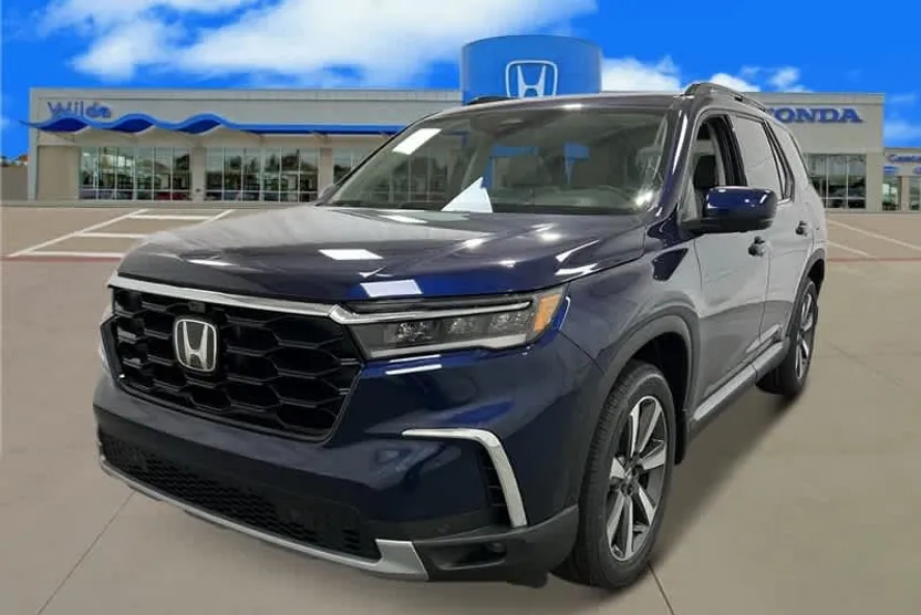 2025 Honda Pilot Touring photo 1
