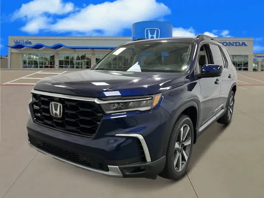 2025 Honda Pilot Touring photo 1