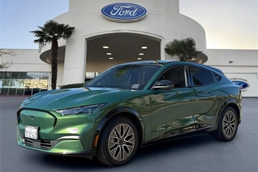 2024 Ford Mustang Mach-E Premium photo 1