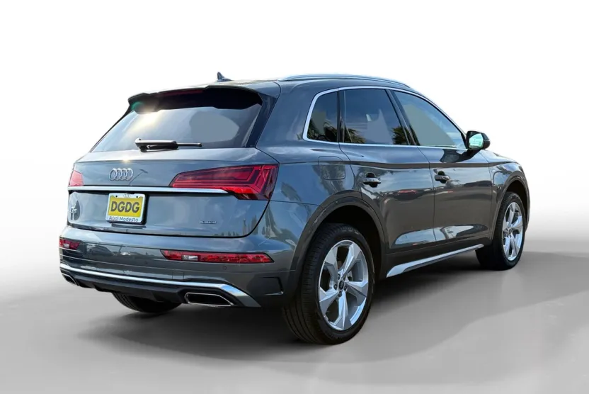 2025 Audi Q5 45 S line Premium Plus photo 1