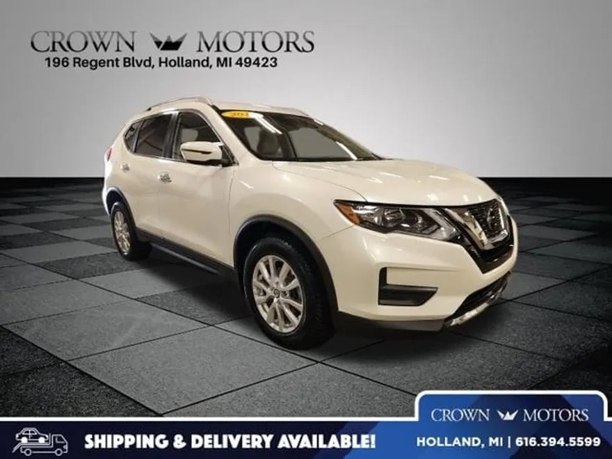 2019 Nissan Rogue SV photo 1