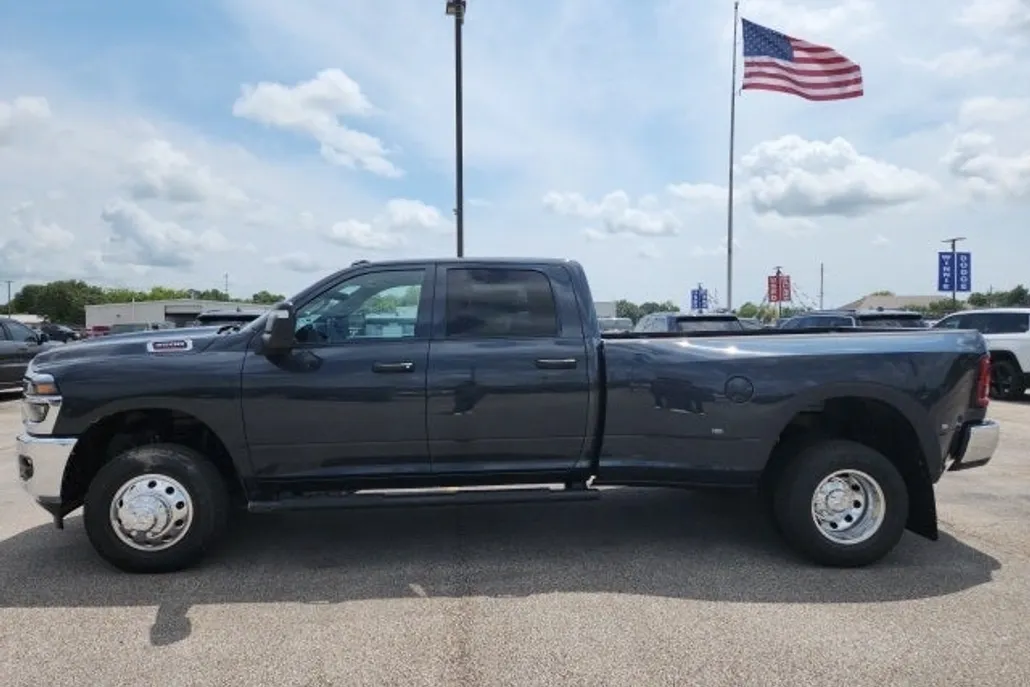 2026 Ram 3500 Tradesman photo 1