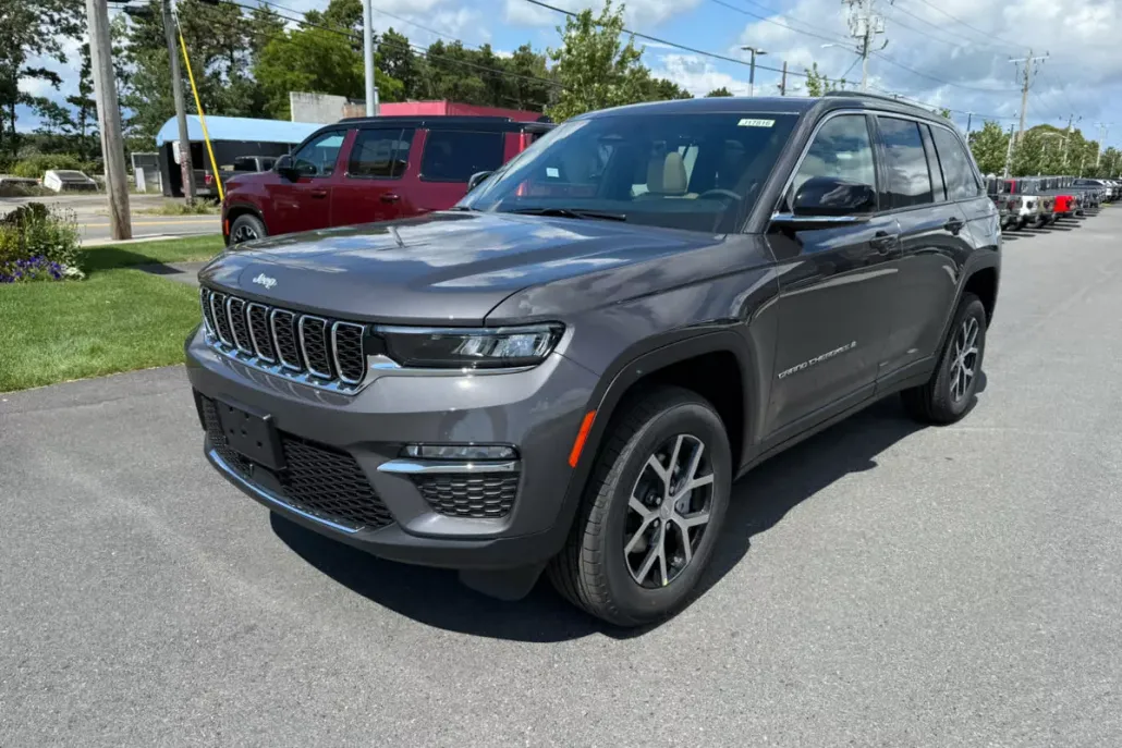 2025 Jeep Grand Cherokee Limited photo 1