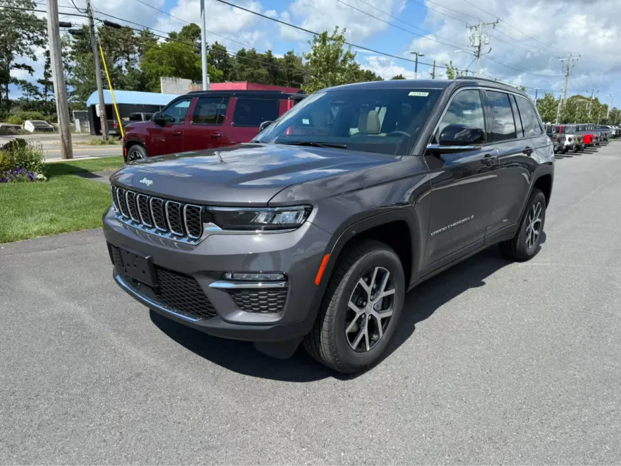 2025 Jeep Grand Cherokee Limited photo 1