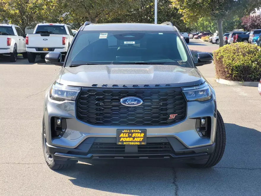 2025 Ford Explorer ST photo 1