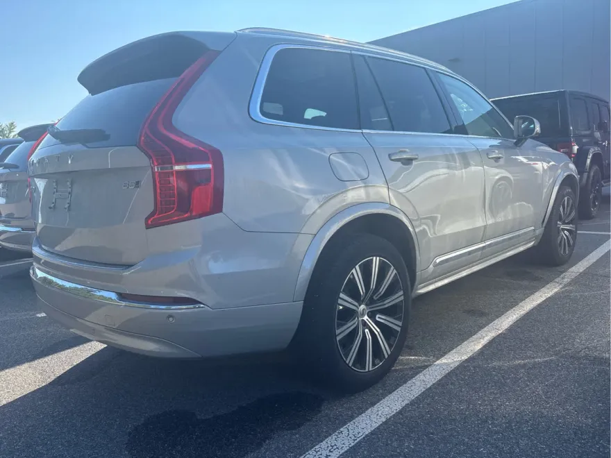 2024 Volvo XC90 B5 Core photo 1
