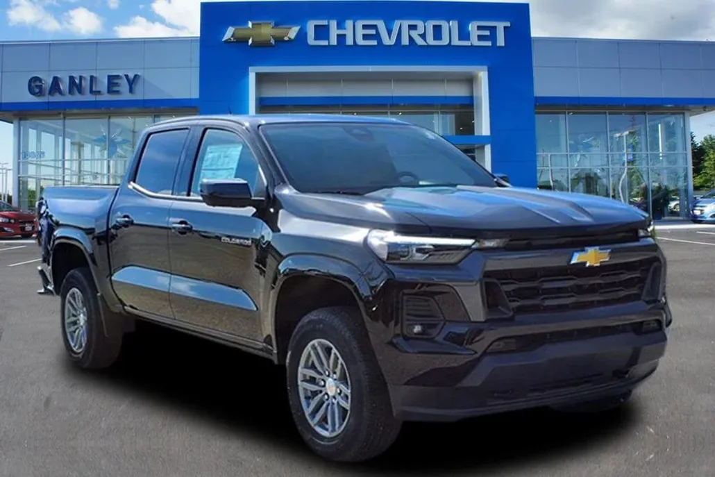2026 Chevrolet Colorado LT photo 1
