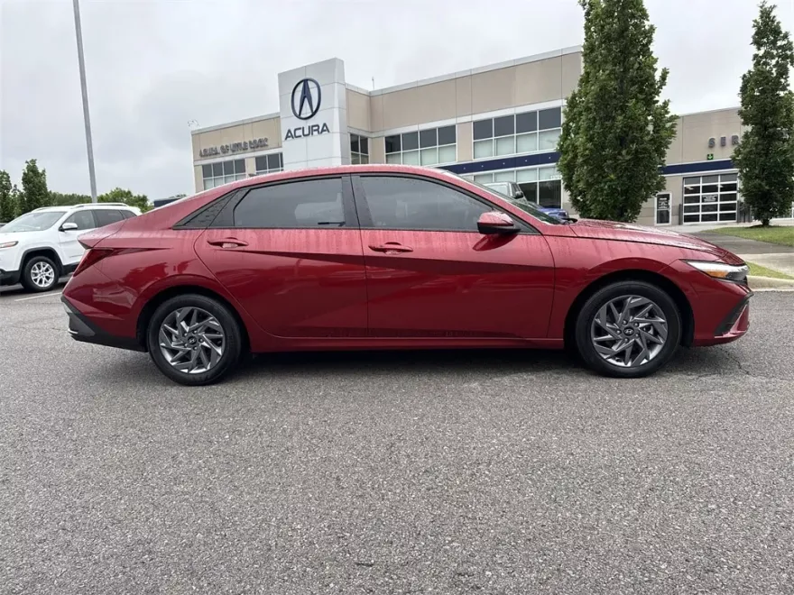 2024 Hyundai Elantra Hybrid Blue photo 1