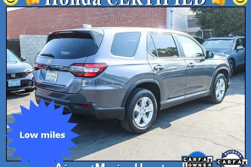 2023 Honda Pilot LX photo 1