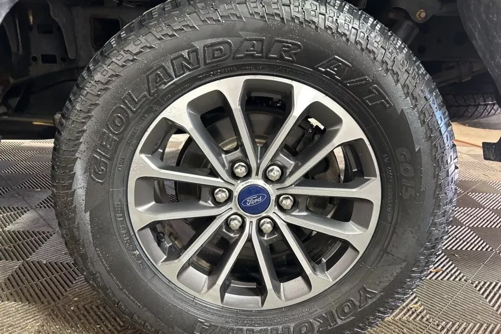 2019 Ford F-150 XLT photo 1