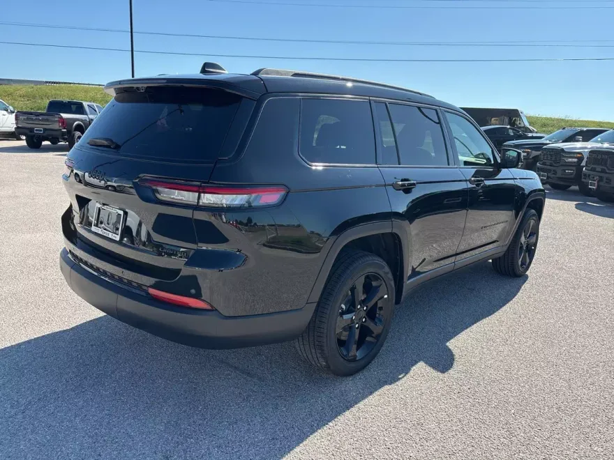 2025 Jeep Grand Cherokee Limited photo 1