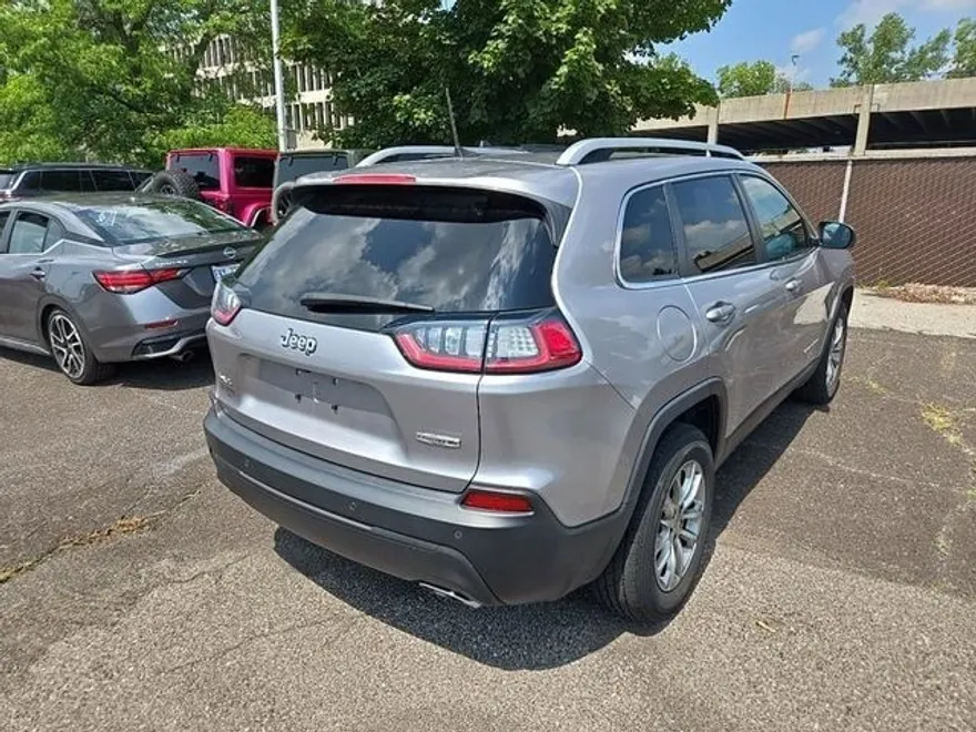 2021 Jeep Cherokee Latitude Lux photo 1