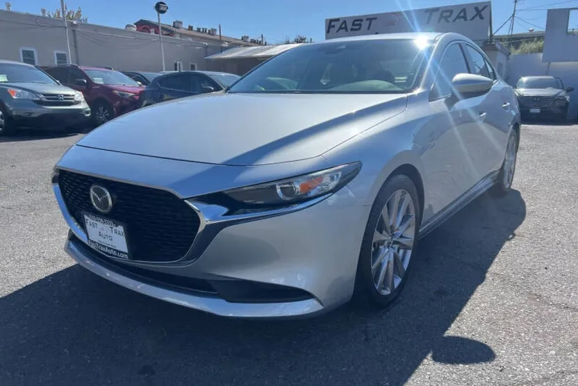 2019 Mazda Mazda3 Sedan Preferred photo 1