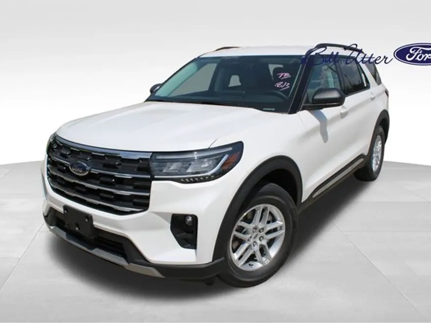 2025 Ford Explorer photo 1