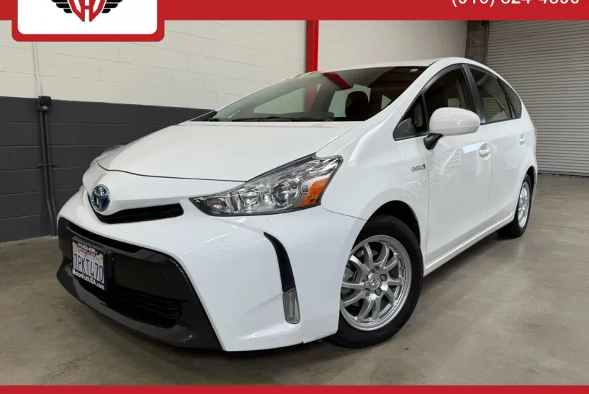2016 Toyota Prius V Three photo 1