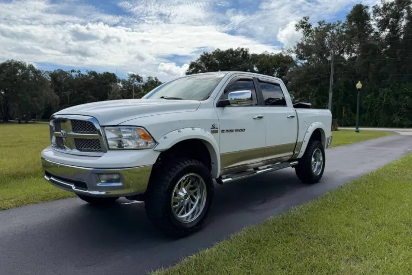 2011 Ram 1500 Laramie photo 1
