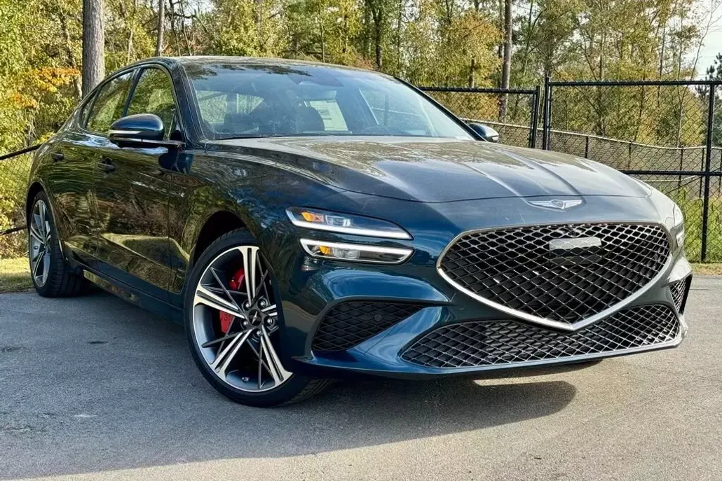 2025 Genesis G70 3.3T Sport Advanced photo 1