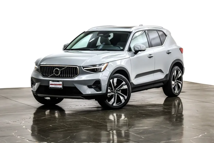 2024 Volvo XC40 AWD Ultimate photo 1