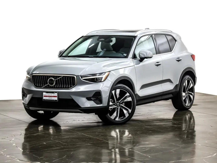 2024 Volvo XC40 AWD Ultimate photo 1