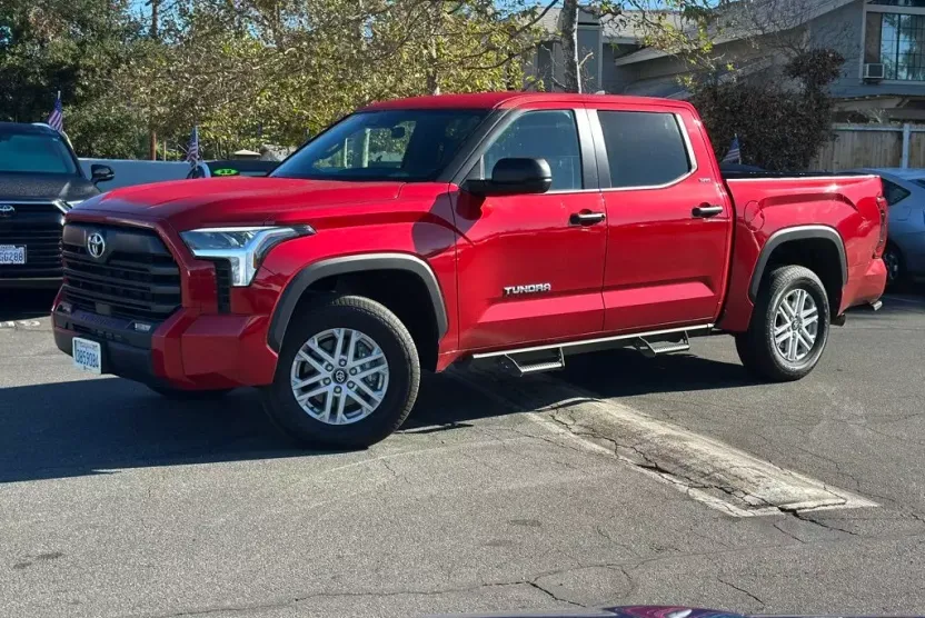 2025 Toyota Tundra SR5 photo 1