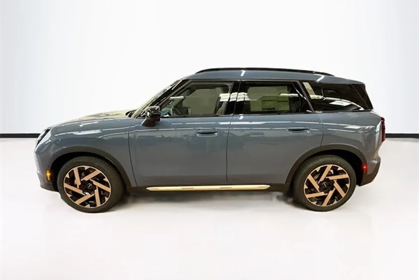 2025 Mini Countryman ALL4 S photo 1