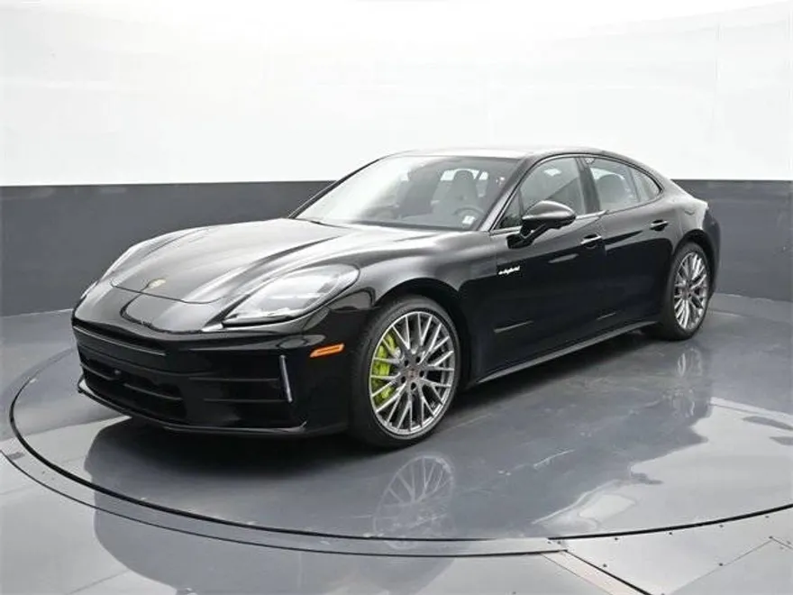 2026 Porsche Panamera E-Hybrid 4 photo 1