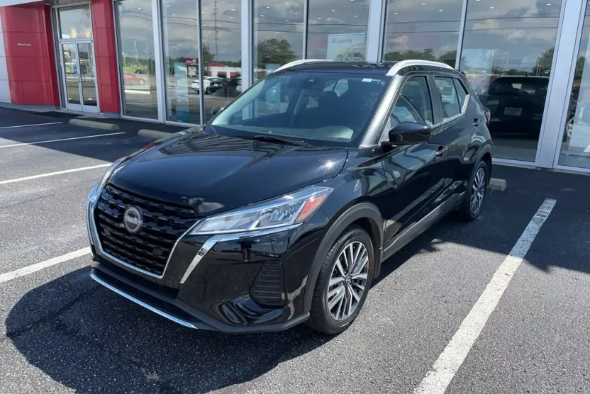 2023 Nissan Kicks SV photo 1