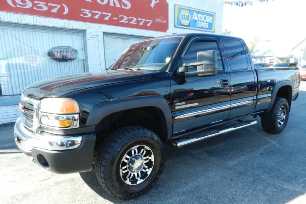 2004 Gmc Sierra SLE photo 1