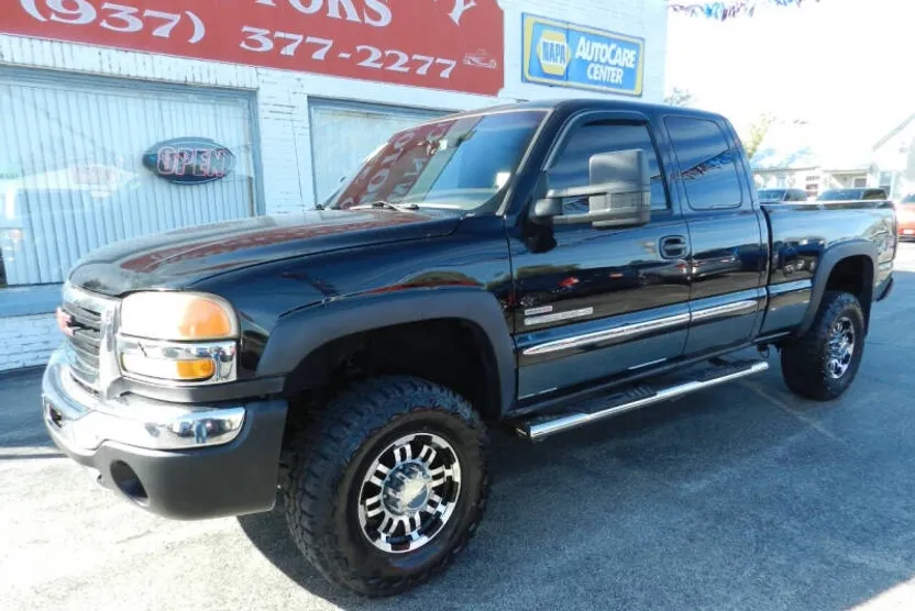 2004 Gmc Sierra SLE photo 1