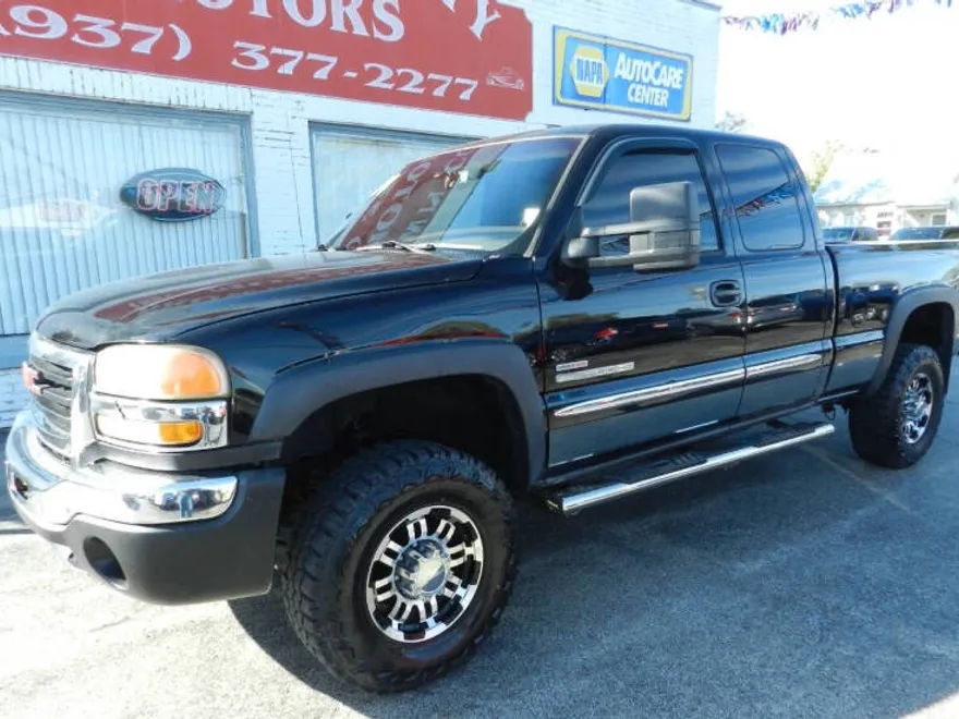 2004 Gmc Sierra SLE photo 1