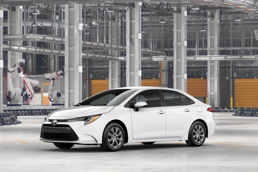 2025 Toyota Corolla LE photo 1