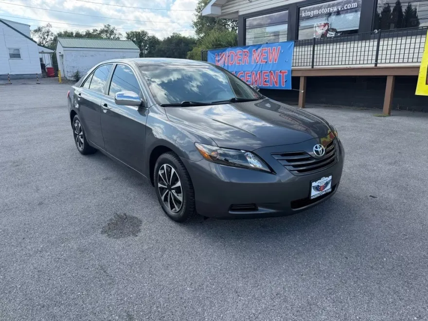 2007 Toyota Camry LE photo 1