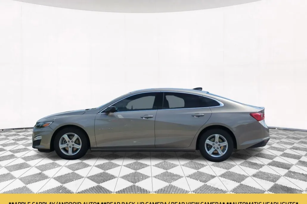 2022 Chevrolet Malibu photo 1